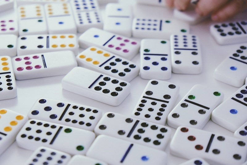 Domino là gì